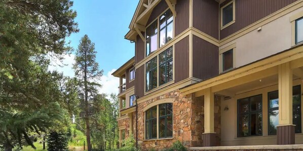 Exterior - Tyra Riverbend 111 Condo by RedAwning (Breckenridge)