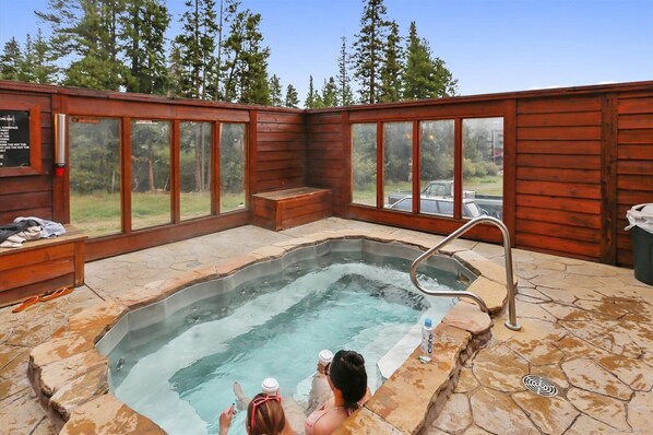 公寓客房, 3 間臥室 | SPA | 熱水浴缸