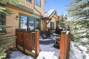 Property grounds - Highland Greens 71 4 Bedroom Condo by RedAwning (Breckenridge)