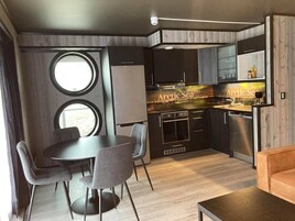 Rorbue | Cocina privada | Cafetera o tetera y hervidor eléctrico