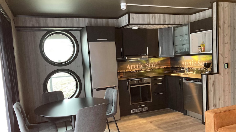 Arctic Sea Hotel