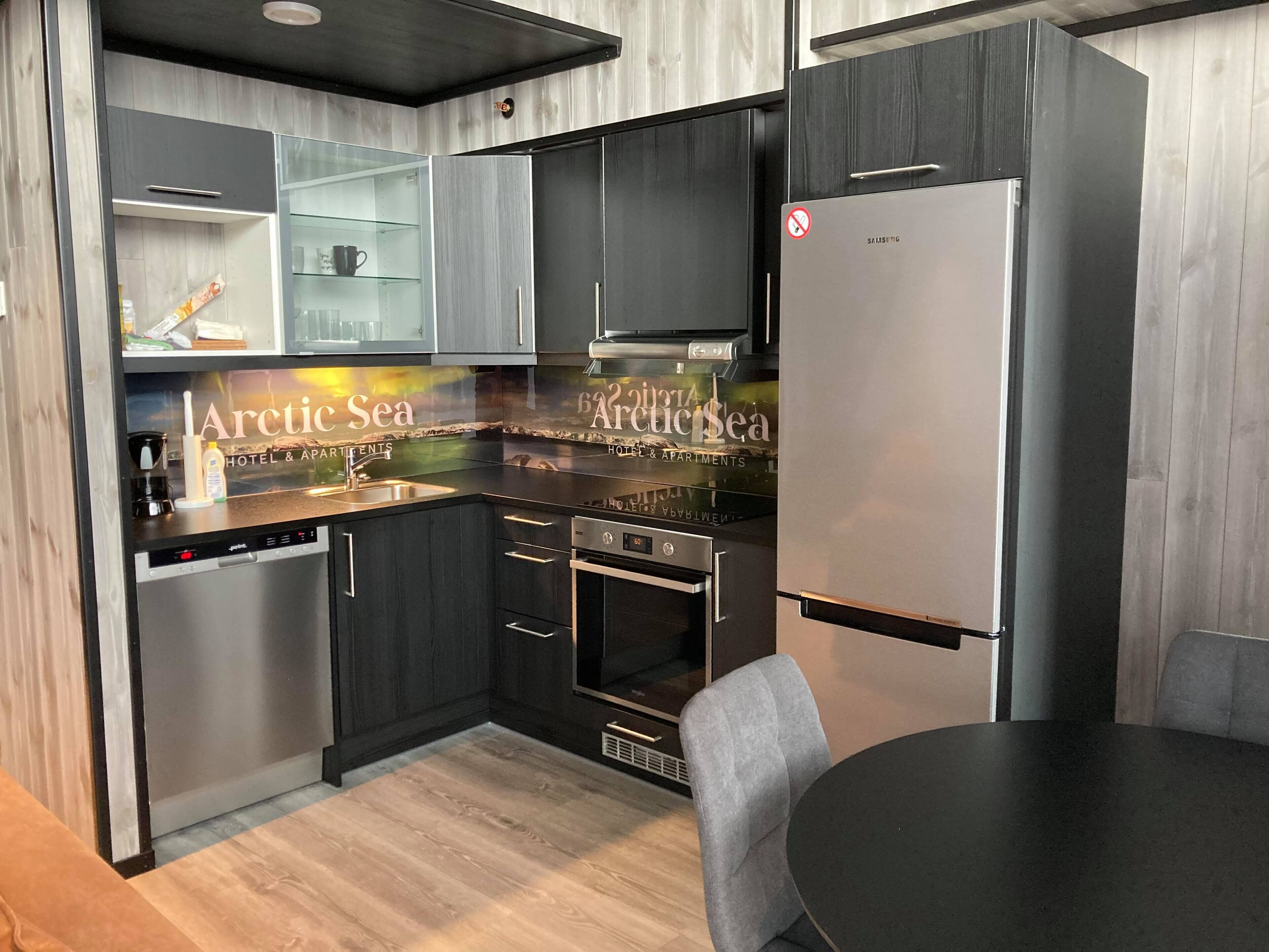 rorbue deluxe | private kitchen | coffee/tea maker, electric kettle