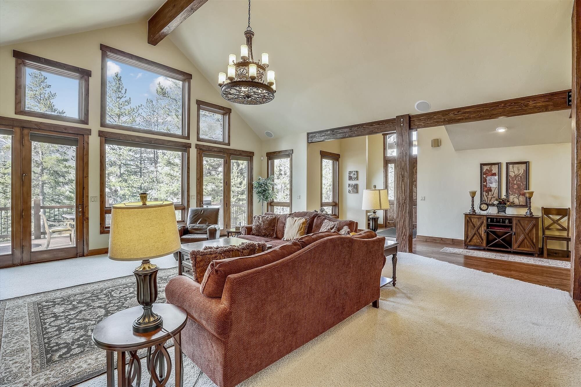 House, 4 Bedrooms | Living area