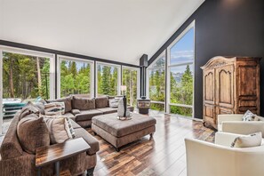 Maison, 4 chambres | Coin séjour