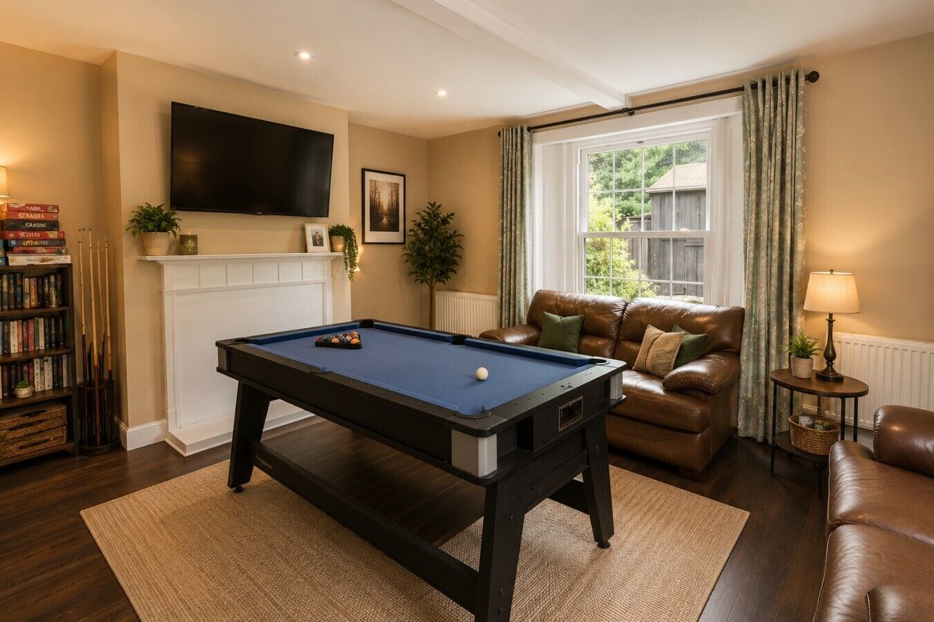 Stubbs House, Loddon, Sleeps 20, 2 Hot Tubs - Norfolk