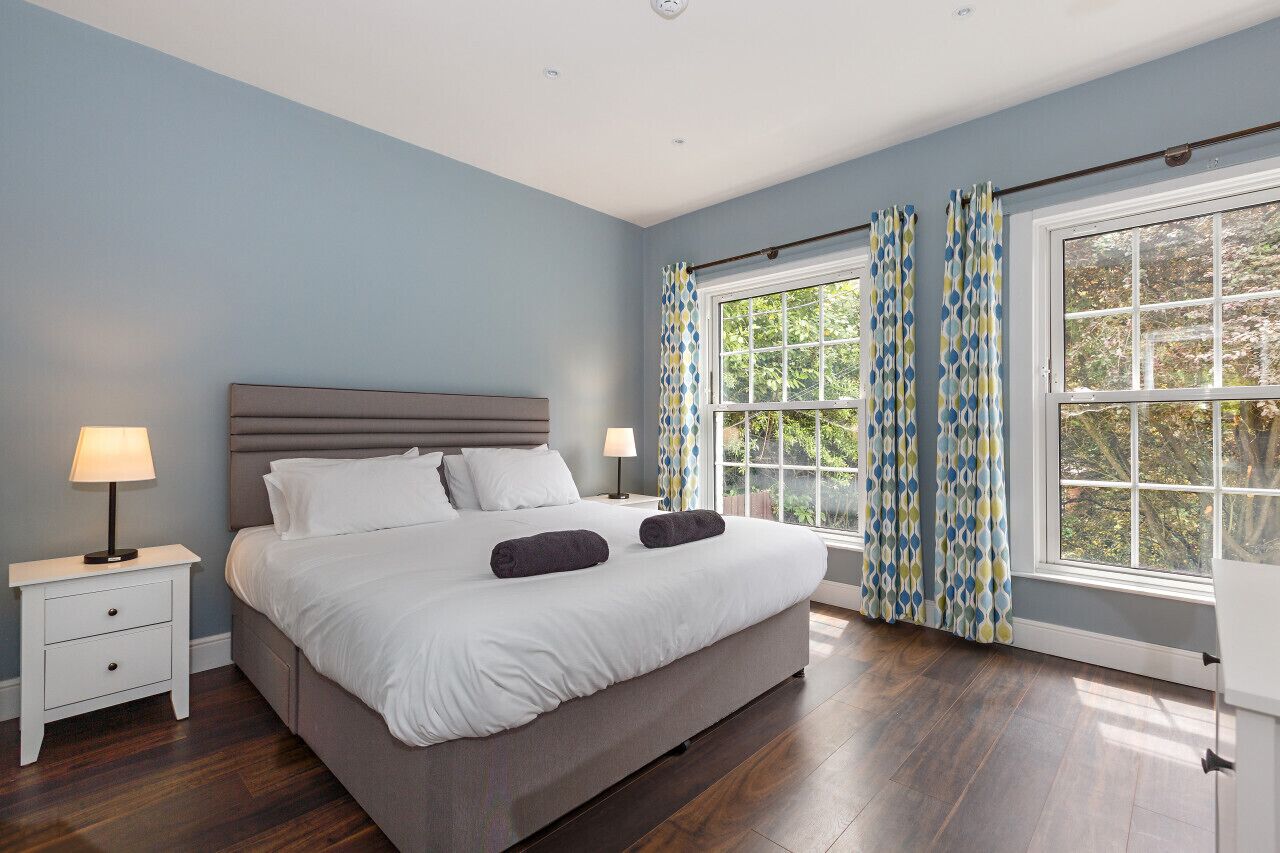 10 多间卧室、熨斗/熨衣板、免费 WiFi、床单