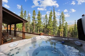 House, 5 Bedrooms | Spa