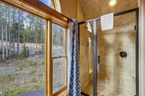 House, 5 Bedrooms | Bathroom | Towels - Swift Getaway 5 Bedroom Home by RedAwning (Breckenridge)