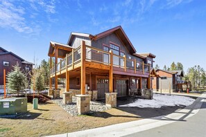 Maison, 4 chambres | Extérieur