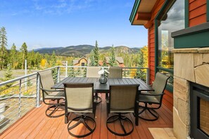 Nhà, 5 phòng ngủ | Ban công