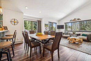 Townhome, 3 Bedrooms | Dining