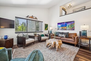 Townhome, 3 Bedrooms | Living area