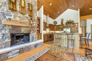 Living room - Shock Hill Retreat 4 Bedroom Townhouse by RedAwning (Breckenridge)