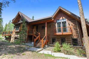 タウンホーム 4 ベッドルーム | 外観