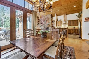 Casa geminada, 4 quartos | Cozinha privada | Geladeira, micro-ondas, fogão, cafeteira/chaleira