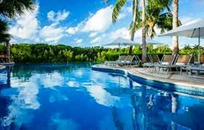 Beheizter Pool