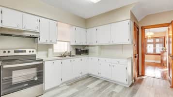 Rumah, 3 kamar tidur | Dapur pribadi | Lemari es, microwave, mesin pembuat kopi/teh, dan pemanggang roti