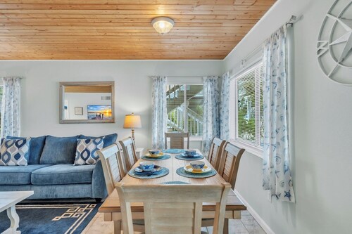 Coquina Cottage 2 Bedroom Cottage by RedAwning