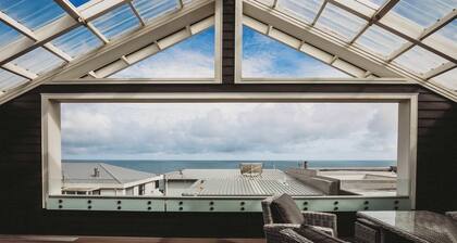 Luxury Holiday House with Ocean Views