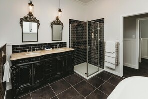 Bathtub