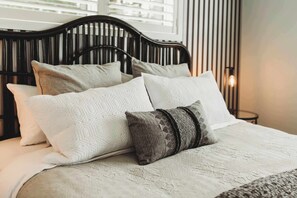 3 bedrooms, iron/ironing board, WiFi