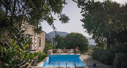 Koules Estate-Daphne, with Pool & BBQ, an Agricultural barn for Nature lovers