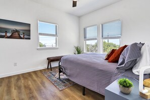 2 chambres, fer et planche à repasser, Wi-Fi, draps fournis