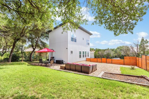 Pitch Perfect! Minutes from Canyon Lake!