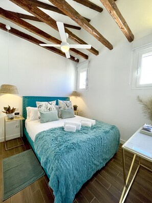 2 slaapkamers, een strijkplank/strijkijzer, gratis wifi