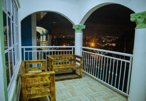 Property grounds - Spacious 5 BR Villa with amazing views Bar&Pool | family & large groups | Wi-Fi (Accra)