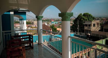 Spacious 5 BR Villa with amazing views Bar&Pool | family & large groups | Wi-Fi