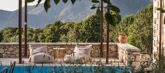 Koules Estate-Helianthus, with Pool & BBQ,an Agricultural barn for Nature lovers