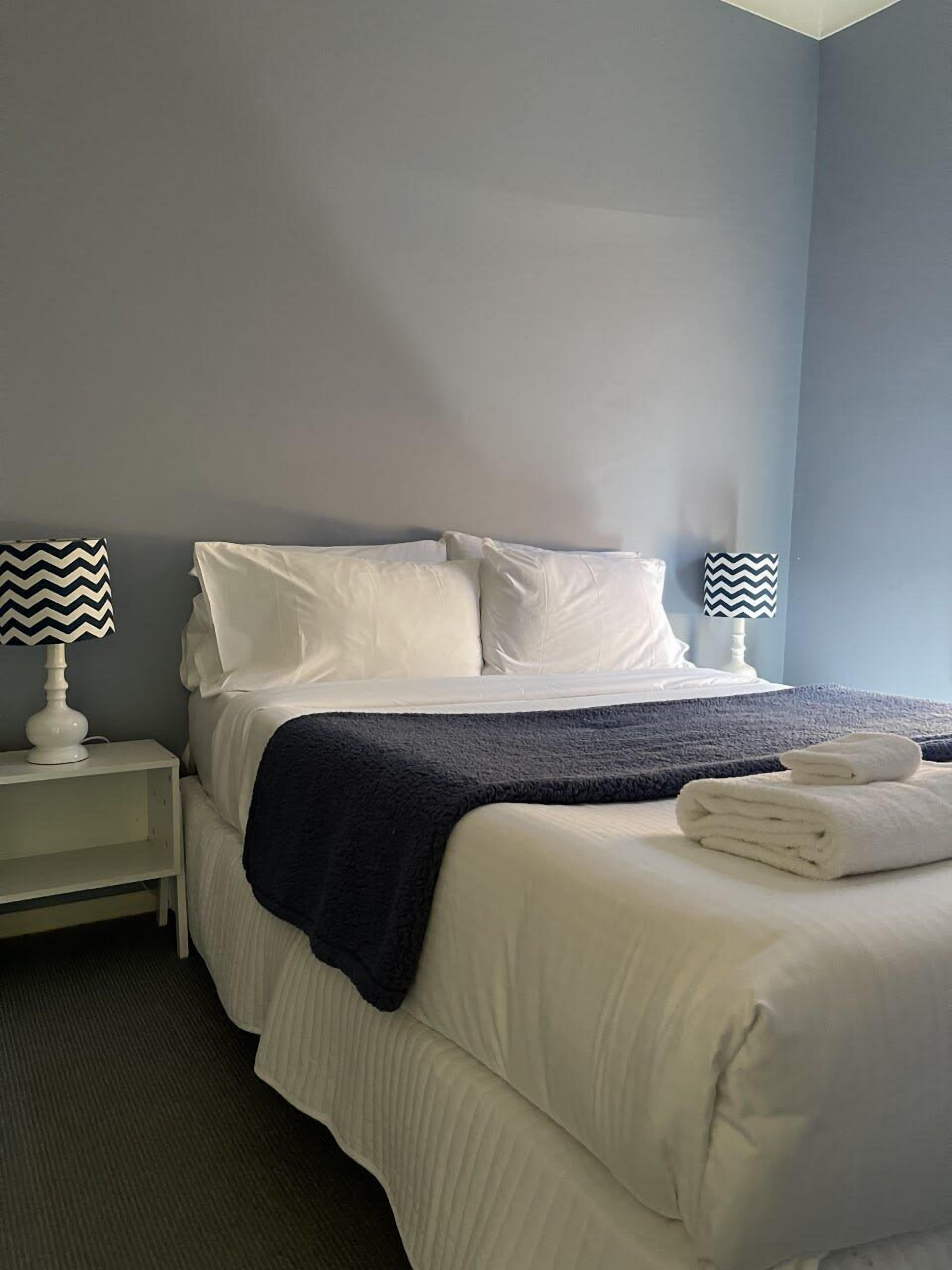 4 chambres, fer et planche à repasser, Wi-Fi, draps fournis