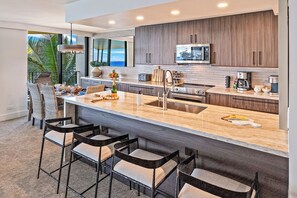 Fridge, microwave, oven, stovetop - Premier Oceanfront Retreat in Lahaina (Lahaina)