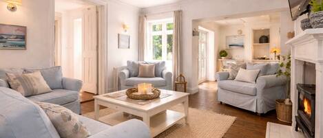 Télévision, cheminée