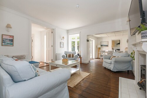 Overcliff Lodge Boutique Beachside Property