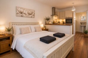 12 chambres, fer et planche à repasser, lit de bébé portatif, Wi-Fi