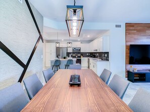 Dining - Fun Escape/ Lakeview, Clubhouse & Waterpark Access (Kissimmee)