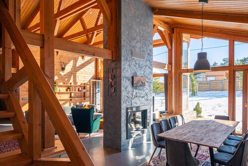 Chalet for up to 10 people with sauna nestled in the valley of 3 mountains