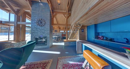 Chalet for up to 10 people with sauna nestled in the valley of 3 mountains