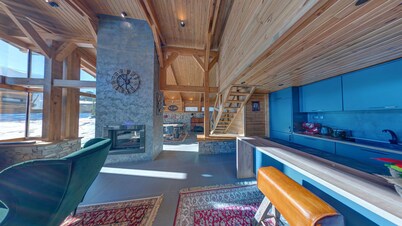 Chalet for up to 10 people with sauna nestled in the valley of 3 mountains