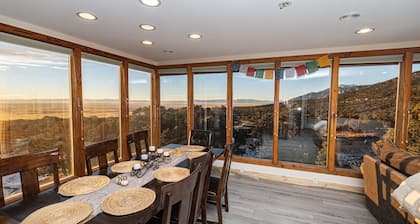 Tranquil Lighthouse: Incredible Valley Views