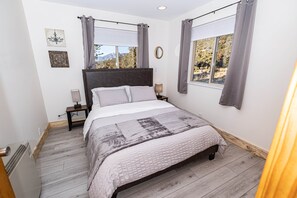 5 habitaciones, escritorio, tabla de planchar con plancha y wifi gratis 