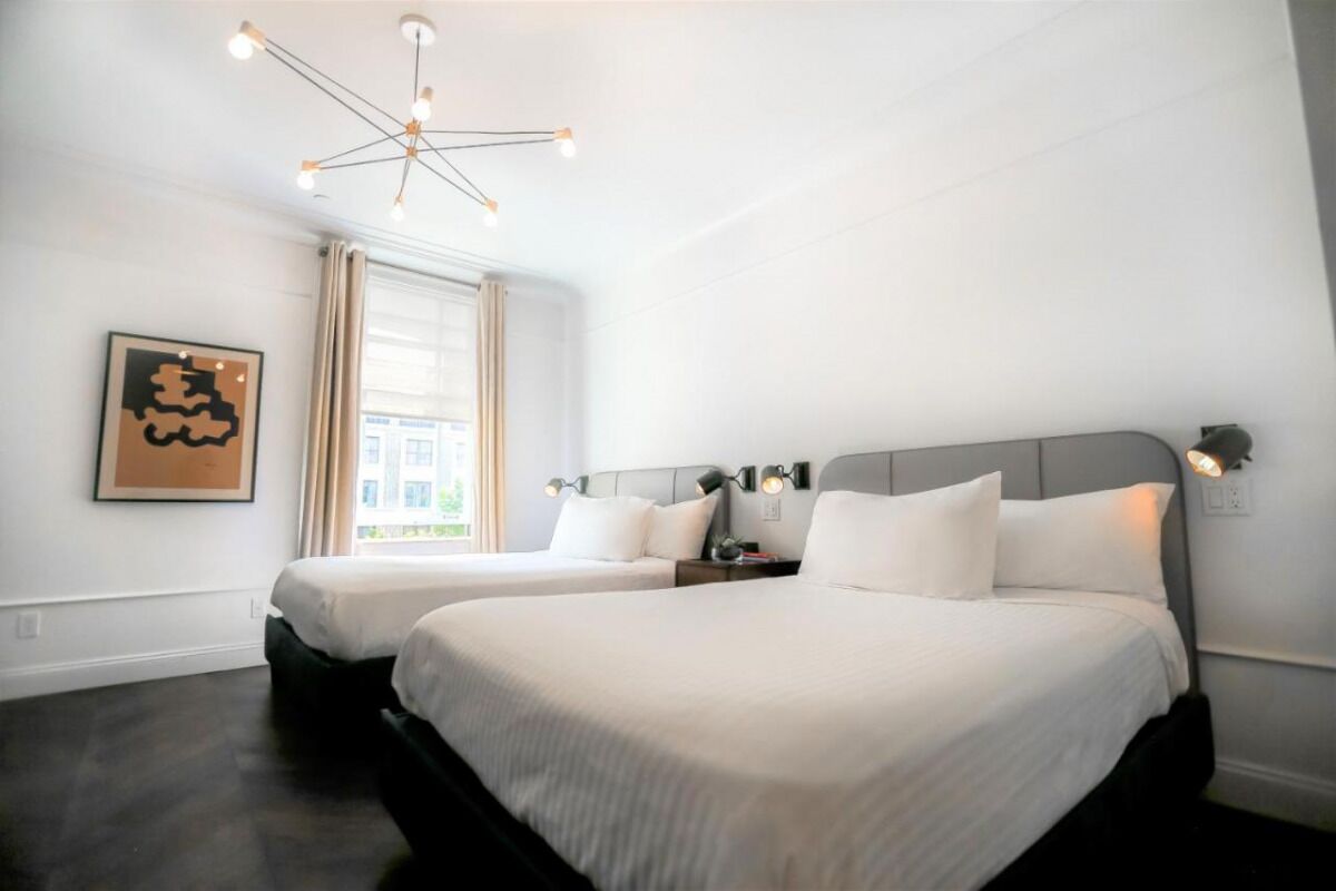 Great for Families! Times Square Property, Minutes to Broadway, Bryant Park!