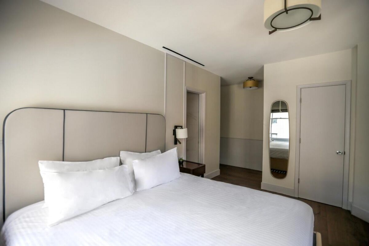 NYC Gem, Excellent Location! Walk to Times Square and Empire State Building!