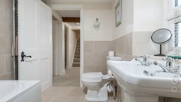 Ferienhaus | Badezimmer | Dusche, Haartrockner