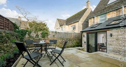Wall Cottage