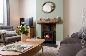 Cottage | Interior - Wall Cottage (Burford)