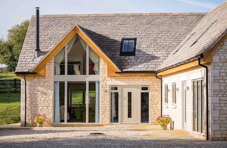 Exterior. Flynn's Barn