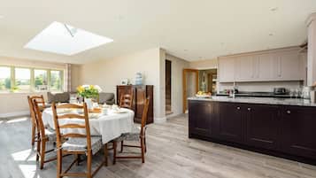 Cottage | Interior